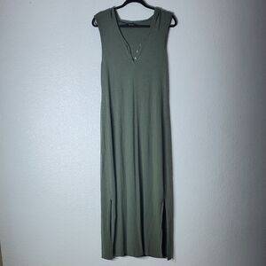 Green Sleeveless V-Neck Sheath Maxi Dress